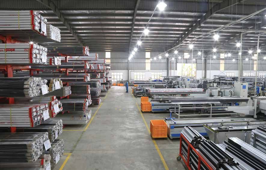 Nhà máy gia công sản xuất nhôm kính CPM
