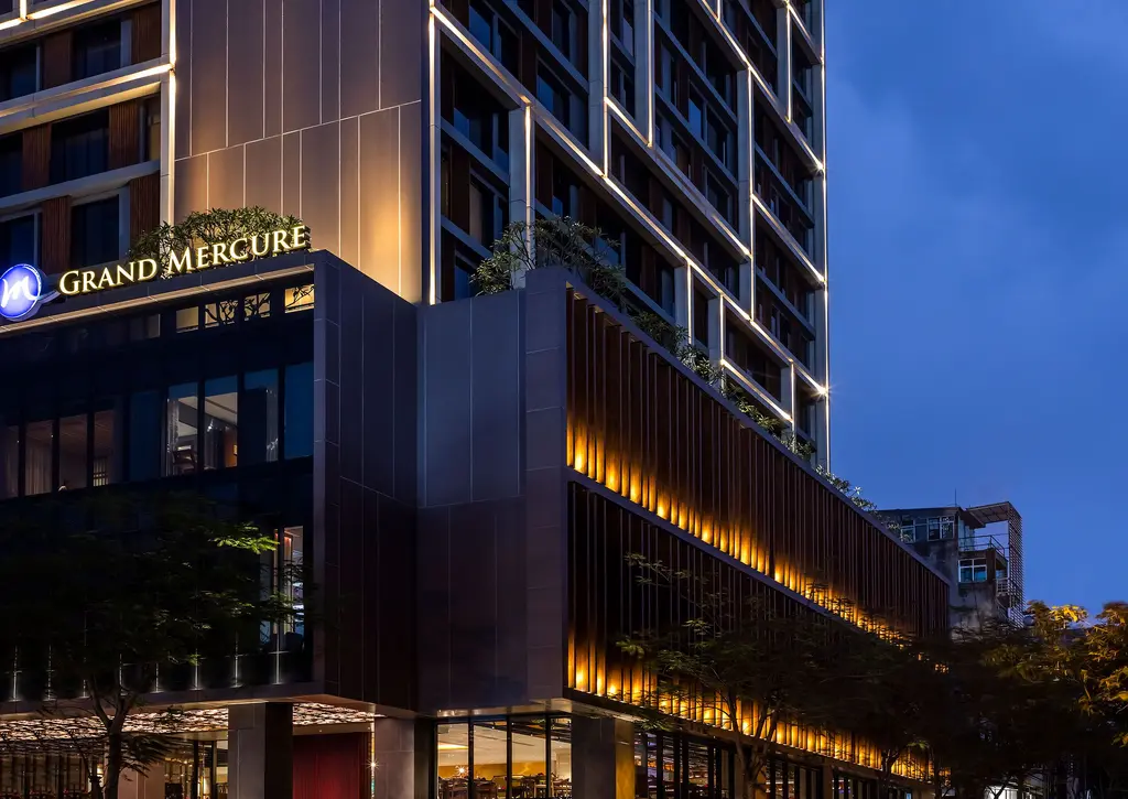 Khách sạn Grand Mercure — góc 3