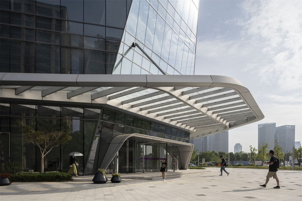 Mái sảnh kính Canopy — CPM Aluminium & Glass